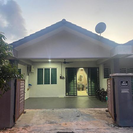 Ss De' Kelulut Homestay Маранг Экстерьер фото